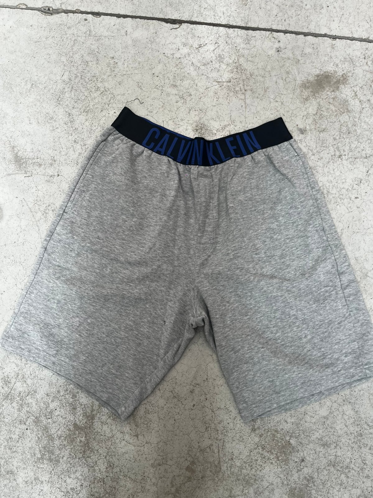 Short calvin klein maat M, Maat 48/50 (M), Ophalen of Verzenden, Grijs, Gedragen