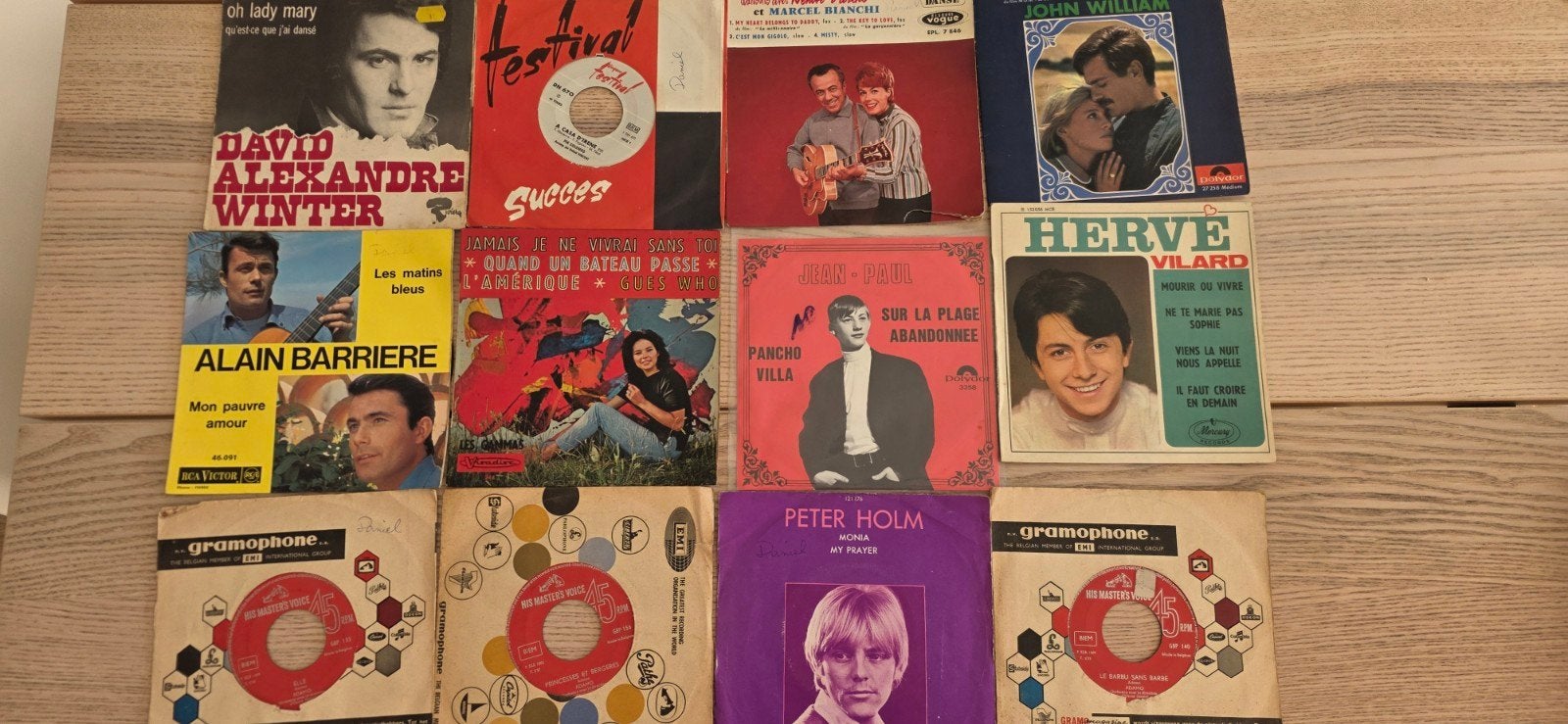 Ensemble de 12 disques 45 tours, Enlèvement ou Envoi