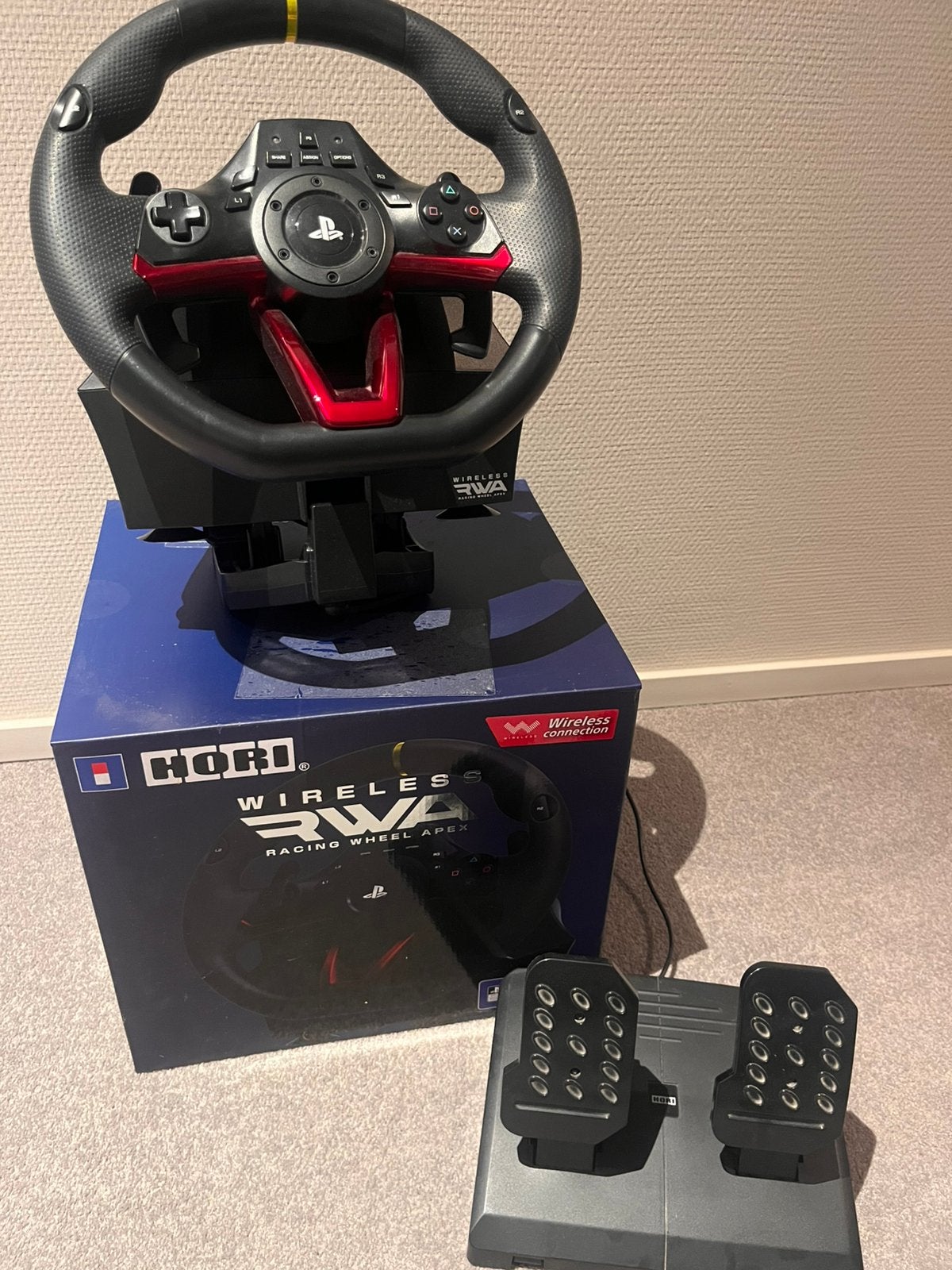 HORI Racing Wheel APEX PS4/PS3/PC + pedalen, Sans fil, PlayStation 3, Comme neuf, Enlèvement