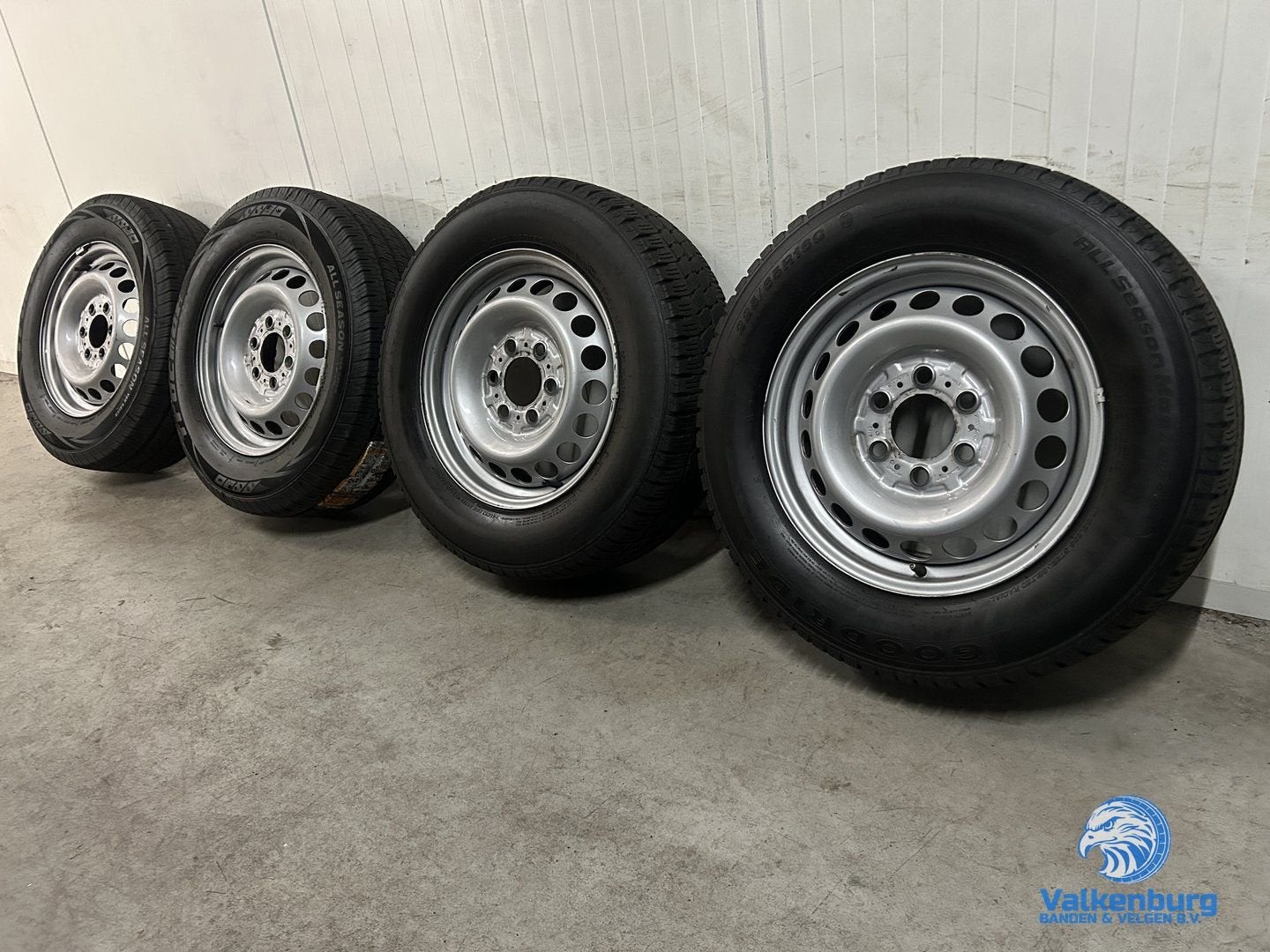 8mm! Originele Mercedes Sprinter B907 B910 16 inch stalen ve, -, Banden en Velgen, Ophalen of Verzenden, All Season