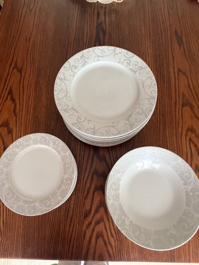 Servies 33 stuks, Maison & Meubles, Cuisine | Vaisselle, Enlèvement, Utilisé, Assiettes(s)
