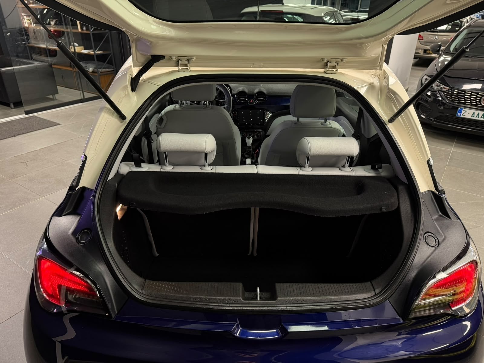 Opel ADAM 2013 BENZINE, Auto's, 1163 kg, ADAM, https://public.car-pass.be/vhr/8eebbf7d-4764-4174-bb8e-90303f9fd5d3, Blauw