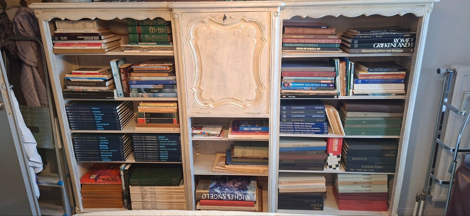 Kast - voor boeken of bar. Vol hout. 150x210x33, Huis en Inrichting, Ophalen