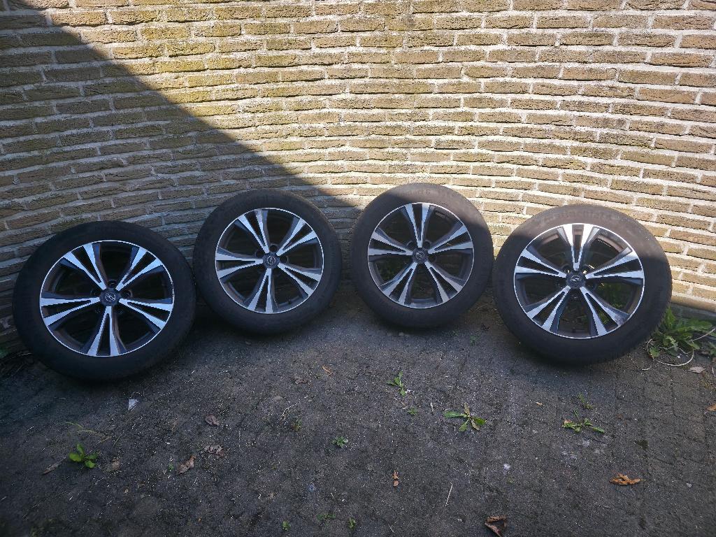 Originele Nissan 18" alu velgen met Continental zomerbanden, Autos : Pièces & Accessoires, Pneus & Jantes, Véhicule de tourisme