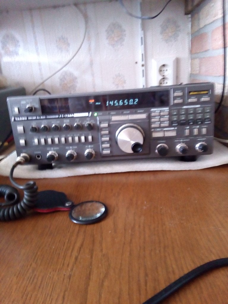 YAESU, Telecommunicatie, Ophalen, Gebruikt, Zender en Ontvanger