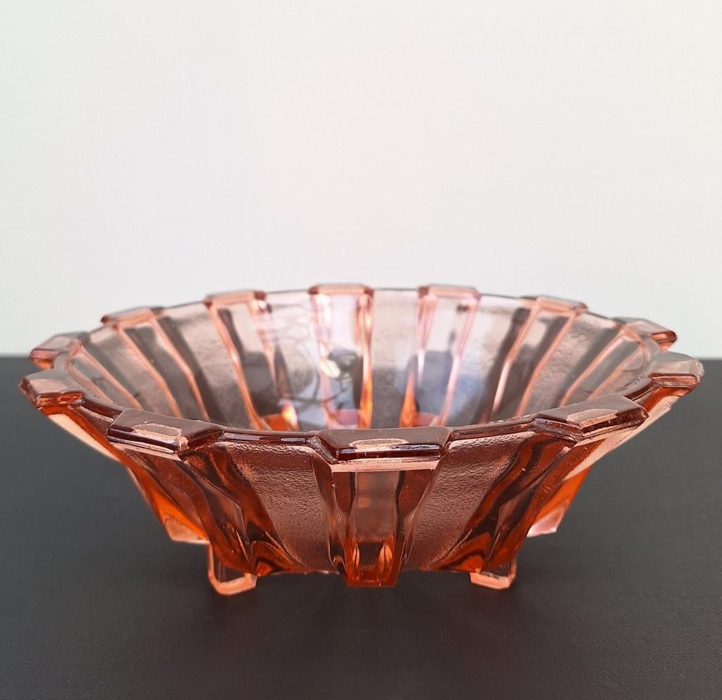 Art Deco schaal rosaline persglas cubis-stijl, Antiek en Kunst, Antiek | Glaswerk en Kristal, Ophalen of Verzenden