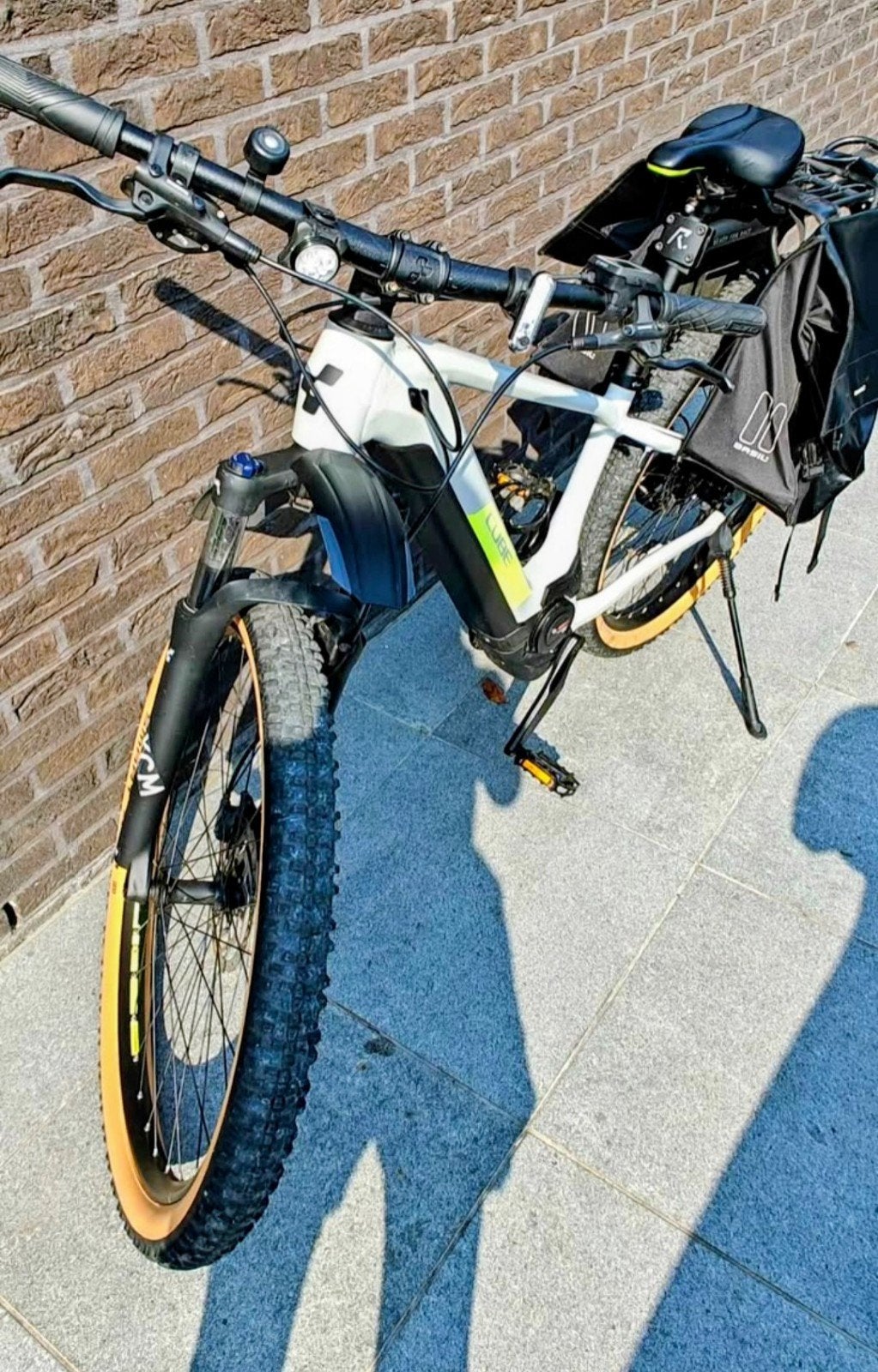 Elektrische mountainbike Cube, Ophalen