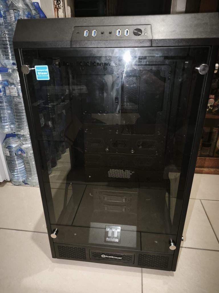 Thermaltake the tower 900, Computers en Software, Computerbehuizingen, Ophalen