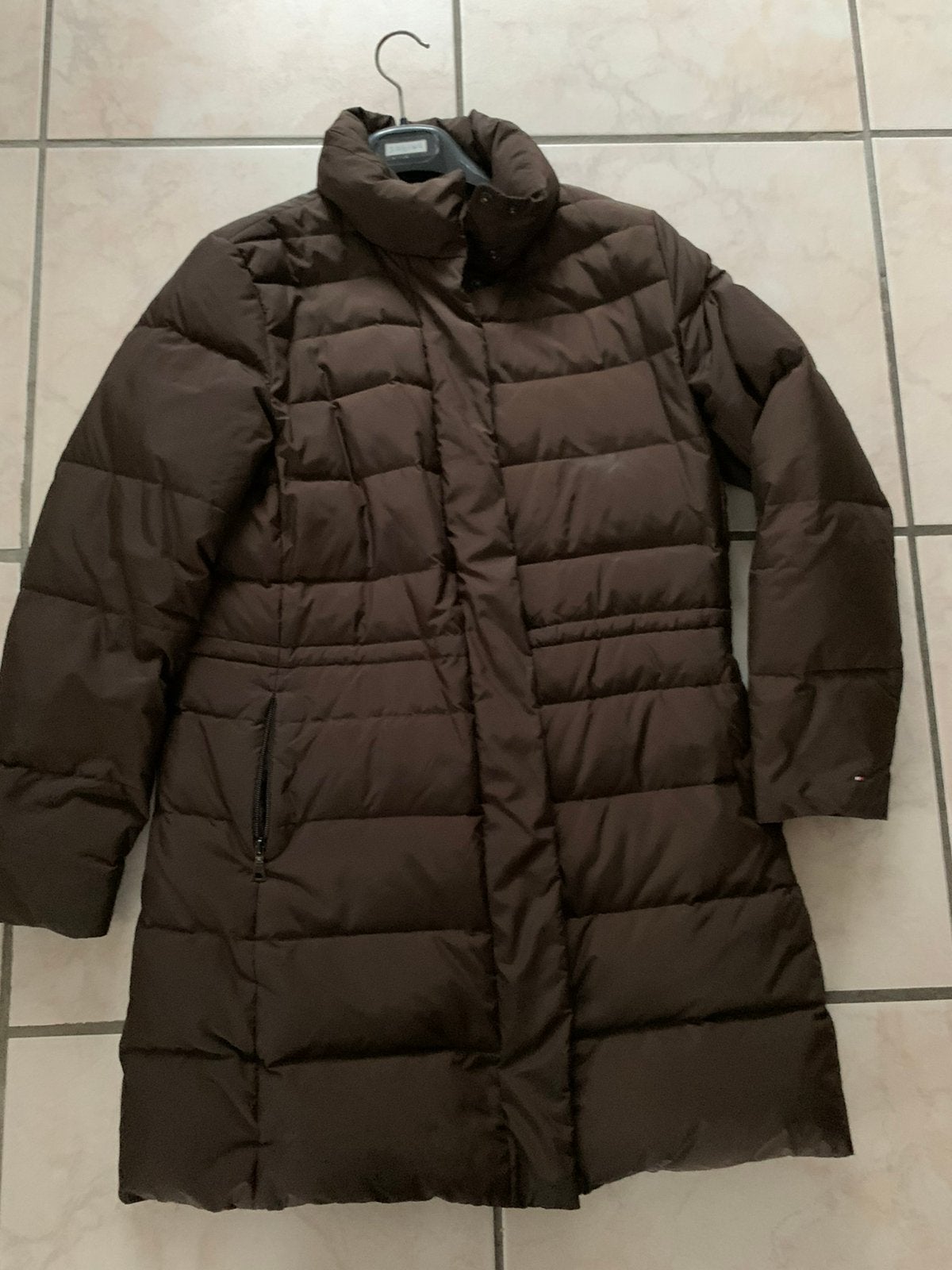 Donsjas Tommy Hilfiger M, bruin bijna nieuw, Ophalen of Verzenden, Zo goed als nieuw, Bruin