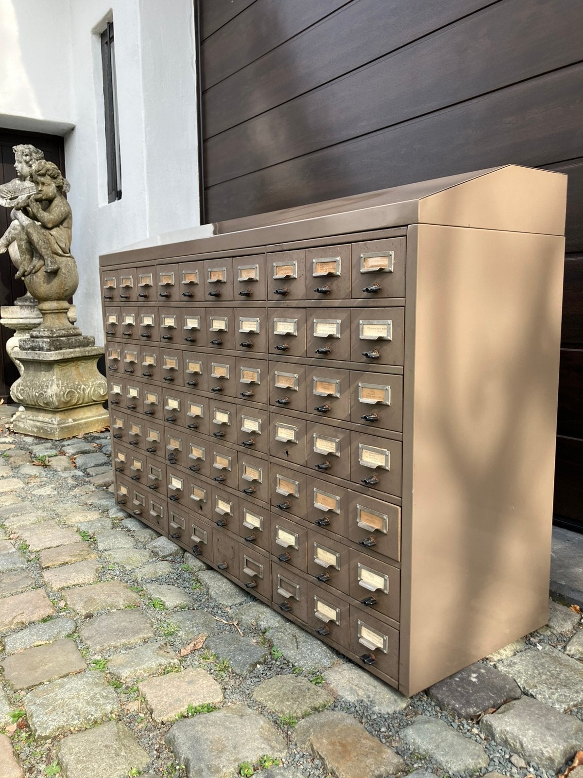 Vintage industriële fichekast uit universiteit, Huis en Inrichting, Kasten | Ladekasten, Ophalen