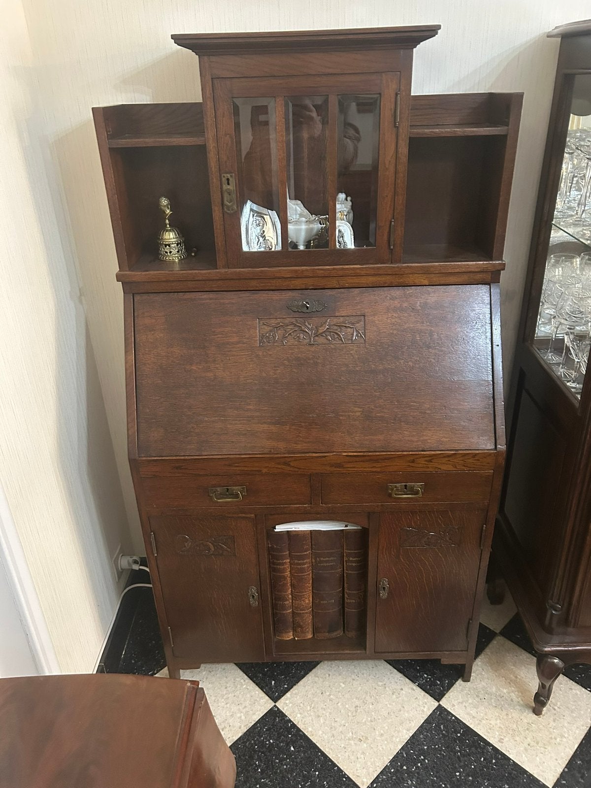 Heel mooi bureau of bureau, Ophalen