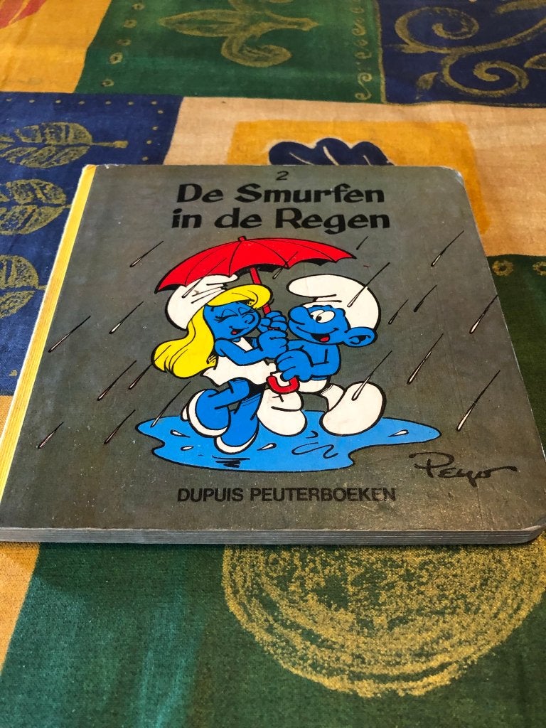 De Smurfen in de regen - Dupuis Peuterboeken *Vintage*, Boeken, Kinderboeken | Baby's en Peuters, Gelezen, 3 tot 4 jaar, Ophalen of Verzenden