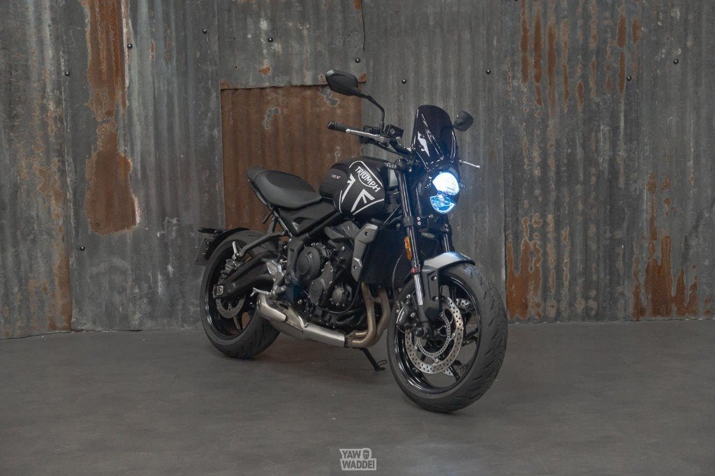Triumph Trident 660 Matt Jet Black (A2 compatibel), Motoren, 3 cilinders, Meer dan 35 kW, Minimaal motorrijbewijs A2, Handgeschakeld