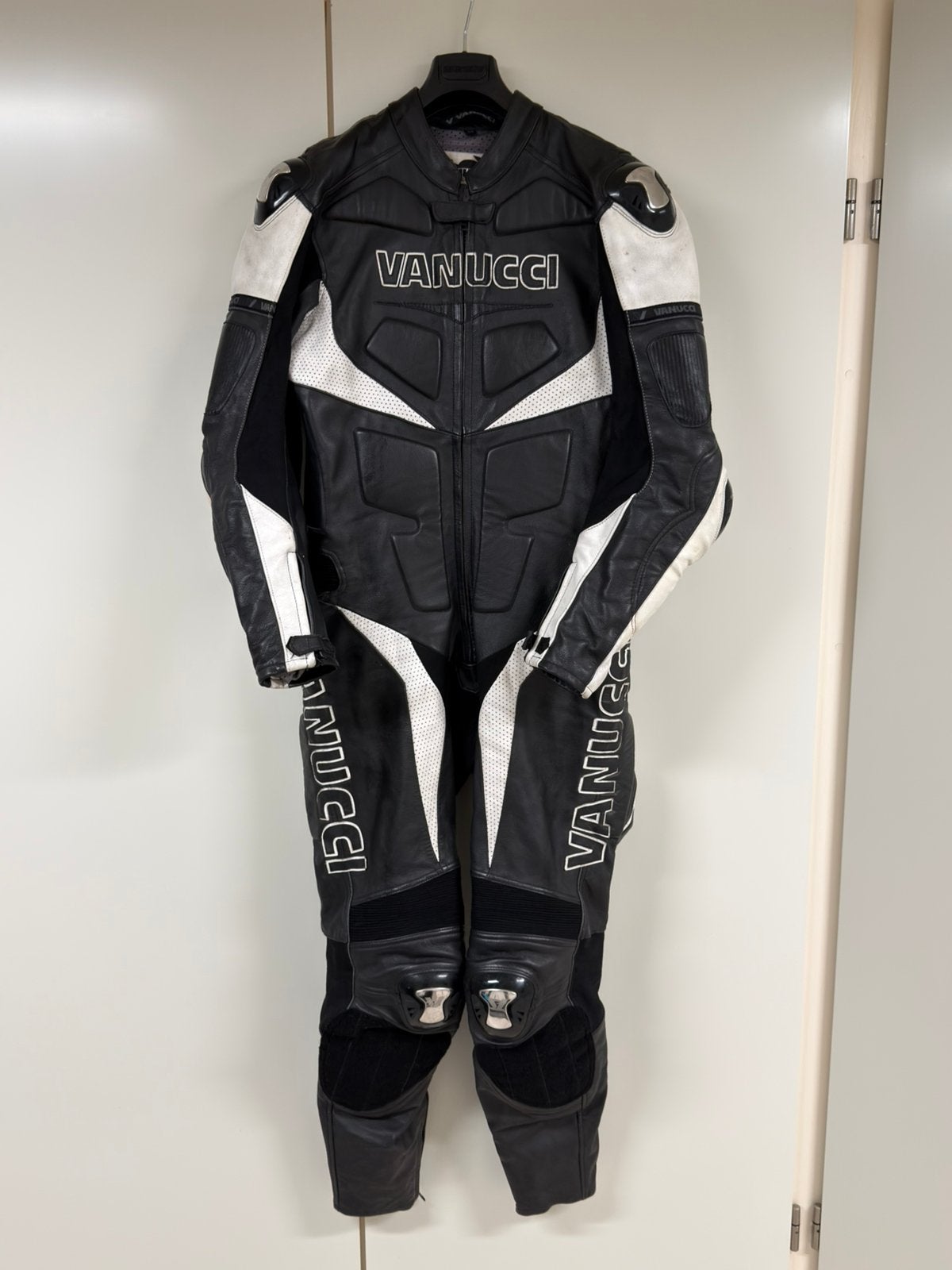 Vannuci leder motorpak eendelig maat 54, Motoren, Ophalen of Verzenden, Tweedehands, Heren, Overall