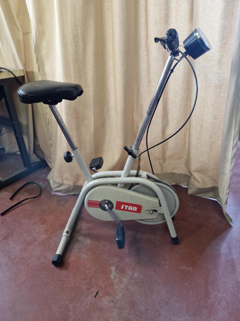Hometrainer,  eenvoudig model, Sport en Fitness, Ophalen, Hometrainer