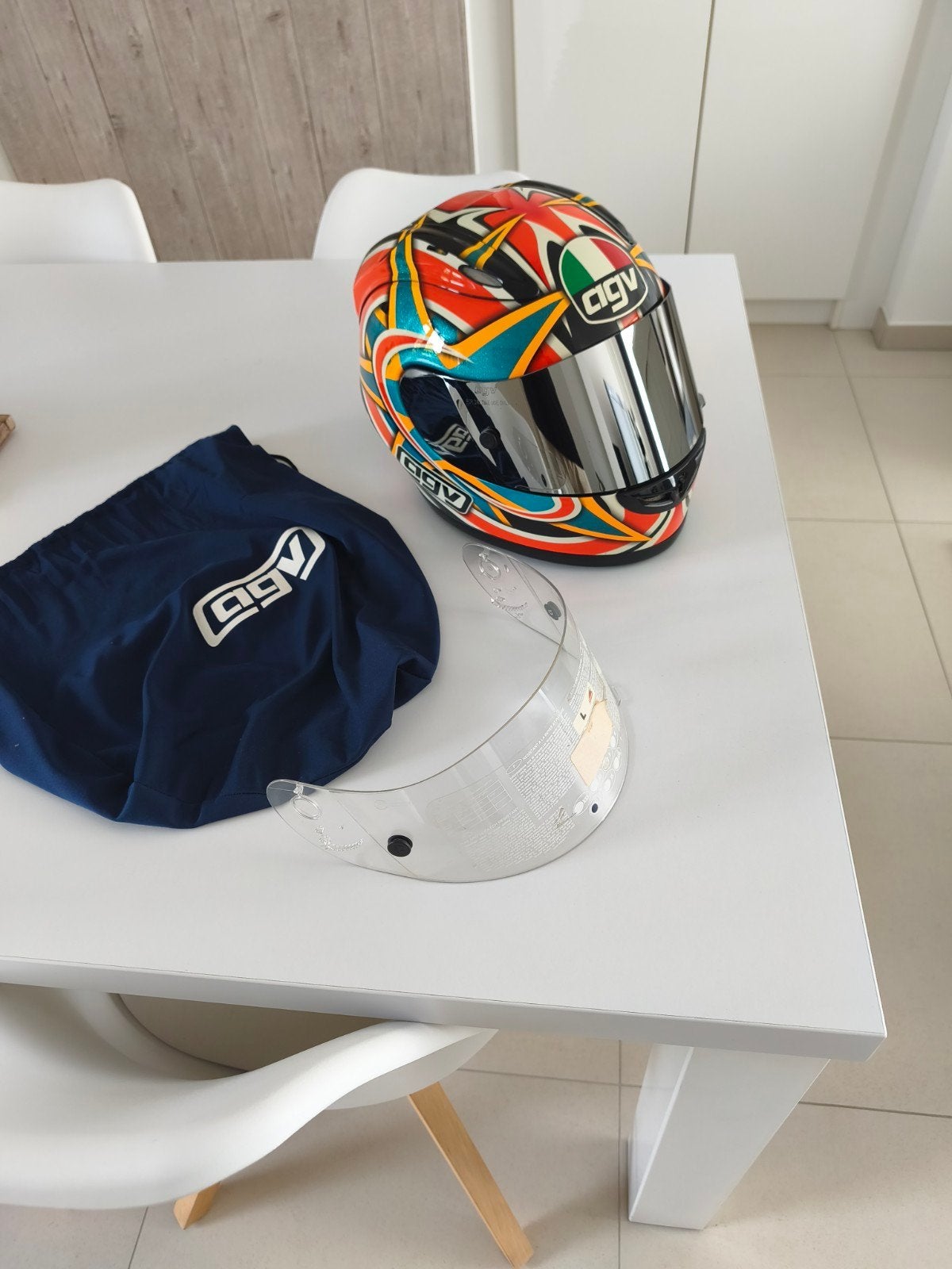 Race helm agv, Ophalen, AGV