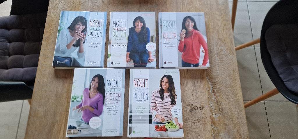 sandra bekkari  kookboek, Ophalen of Verzenden, Zo goed als nieuw, Sandra Bekkari
