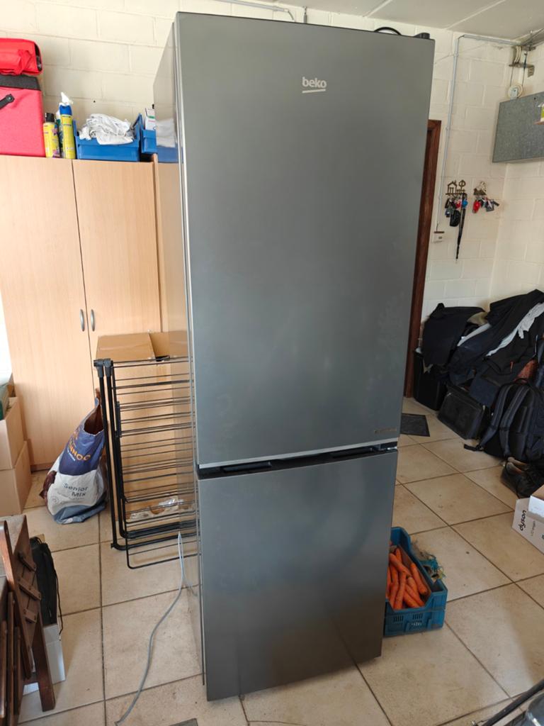 Beko Koelkast met diepvries te koop, Ophalen, Zo goed als nieuw, Met vriesvak