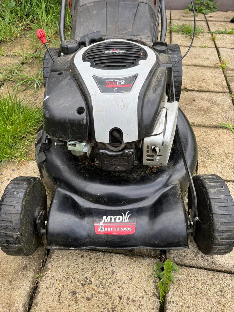 MTD SMART 53SPBS benzinemaaier – zelftrekker – 2 jaar oud, Ophalen, Zo goed als nieuw, Opvangbak