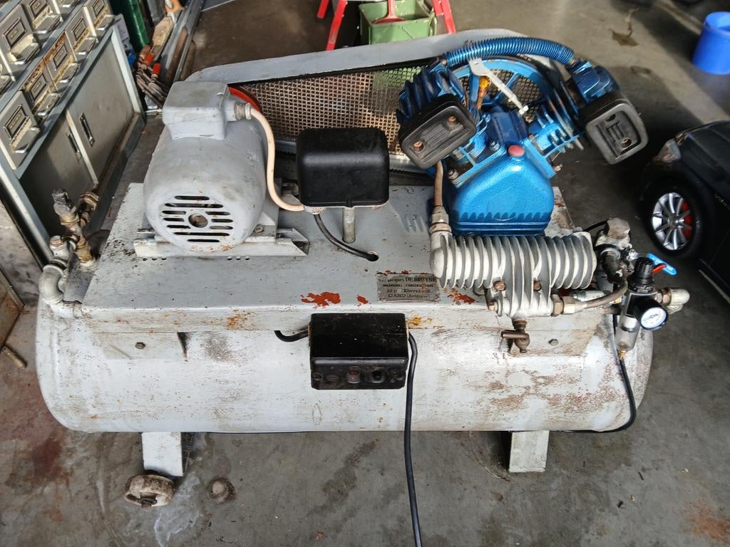 Compressor 380V stil en traagdraaiend, Doe-het-zelf en Bouw, Compressors, Ophalen