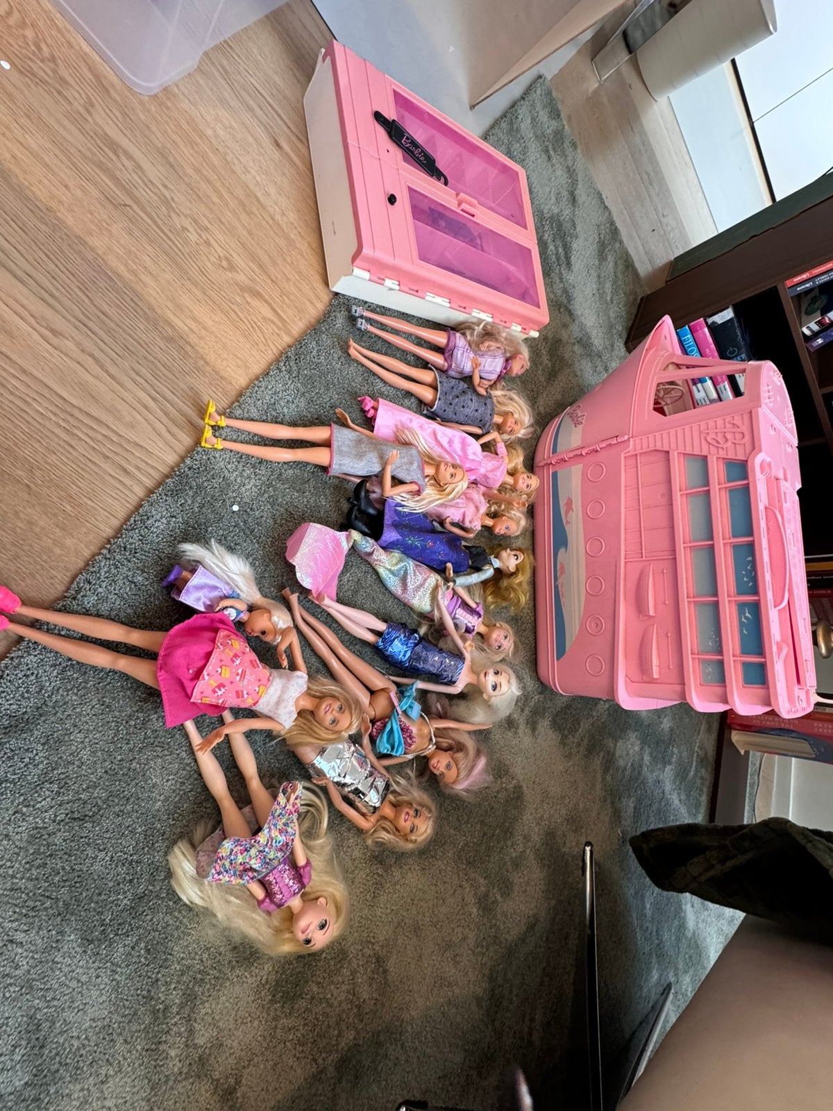 Barbie / boat / kleerkast/ kleren, Ophalen, Gebruikt, Barbie
