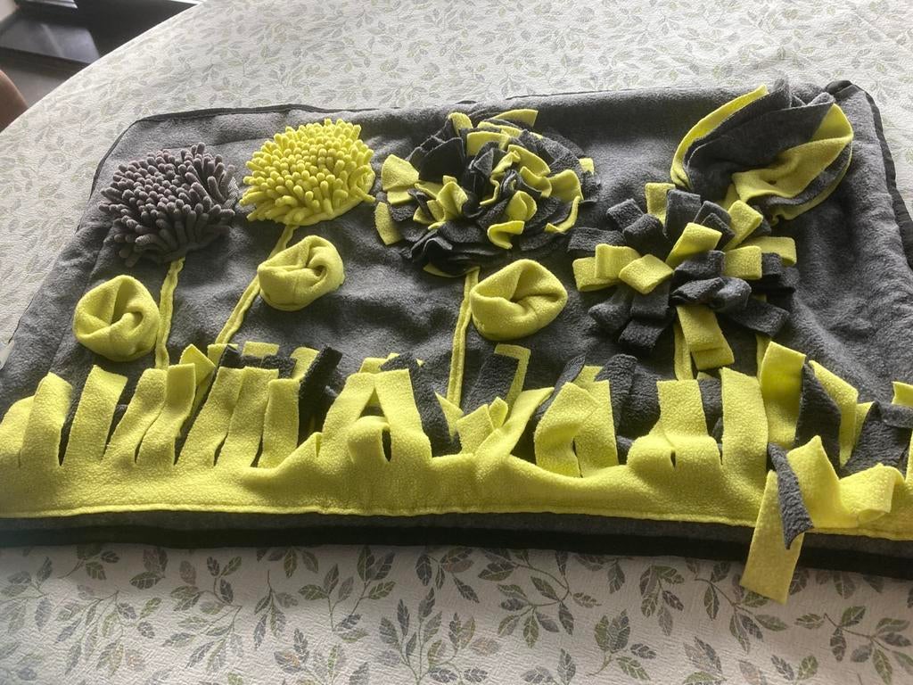 Snuffelmat van Beeztees voor hond, Dieren en Toebehoren, Ophalen, Zo goed als nieuw, Intelligentiespeelgoed