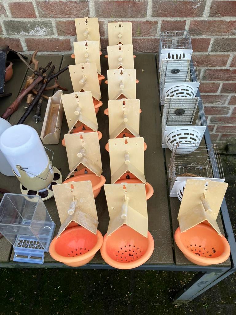 TWEEDEHANDS MATERIAAL VOOR KANARIE KWEKERS, Dieren en Toebehoren, Ophalen, Zo goed als nieuw, Kooi-accessoires