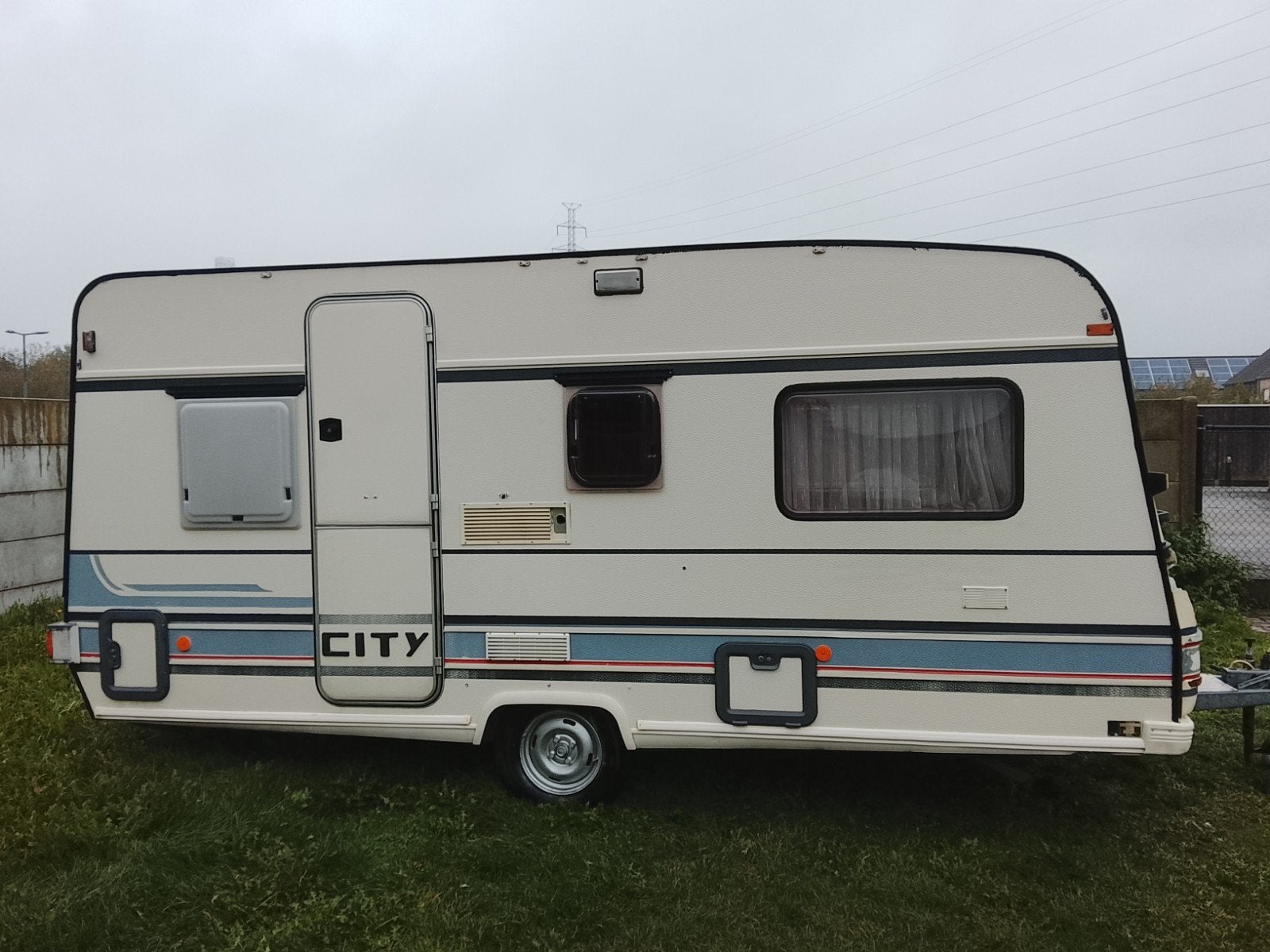 Caravan Burstner City met voortent, Caravanes & Camping, Jusqu'à 4, Particulier, Bürstner, Auvent