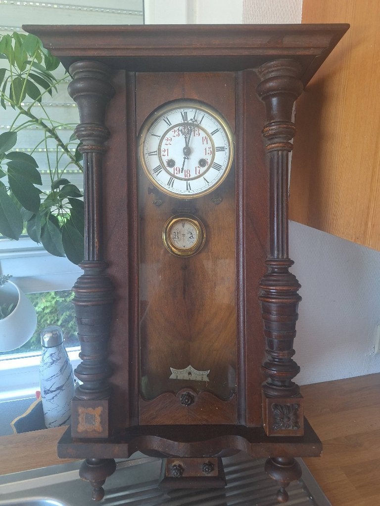 Horloge antiquite, Enlèvement