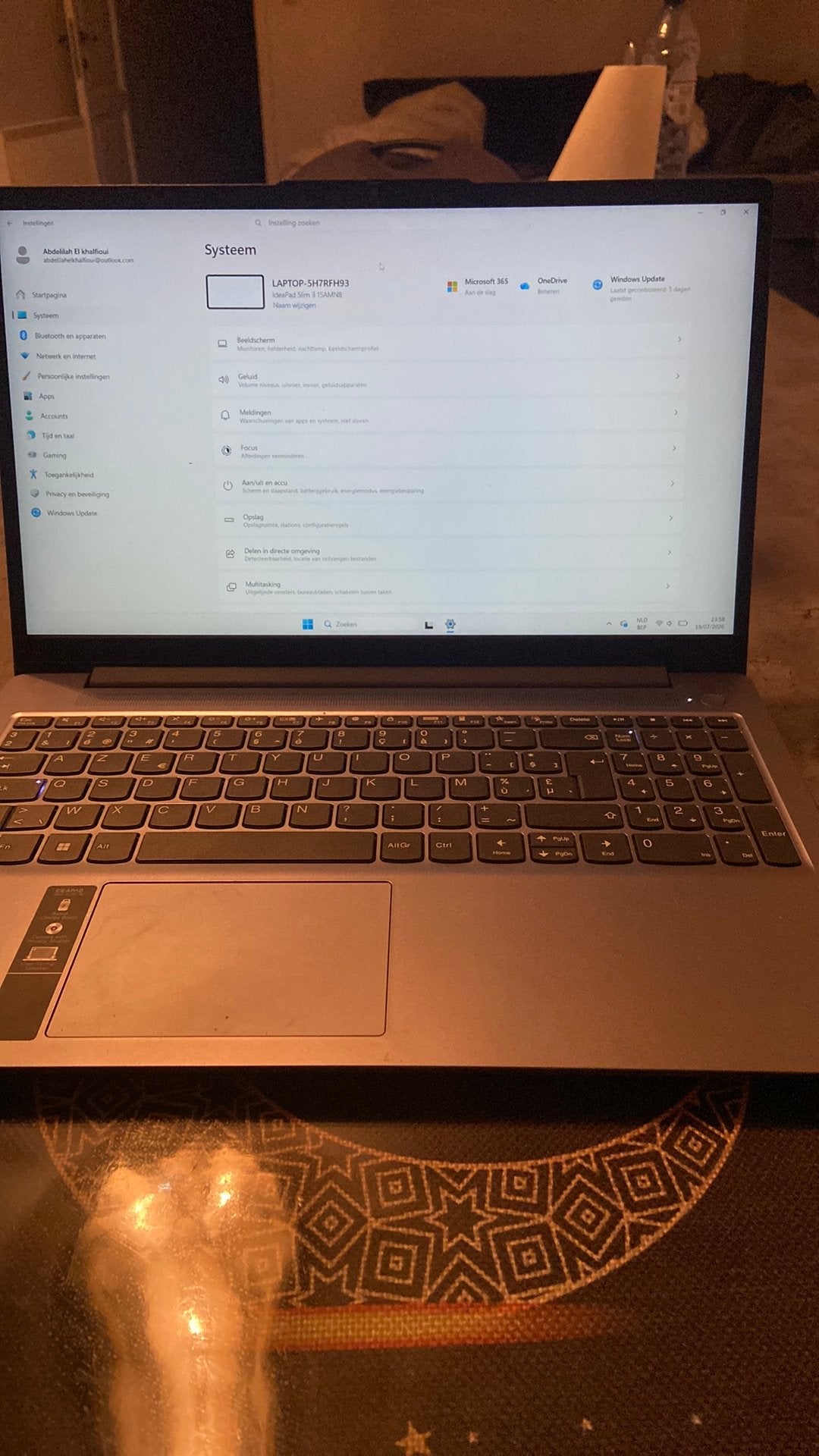 Laptop van lenovo, Computers en Software, Windows Laptops, Ophalen, Zo goed als nieuw