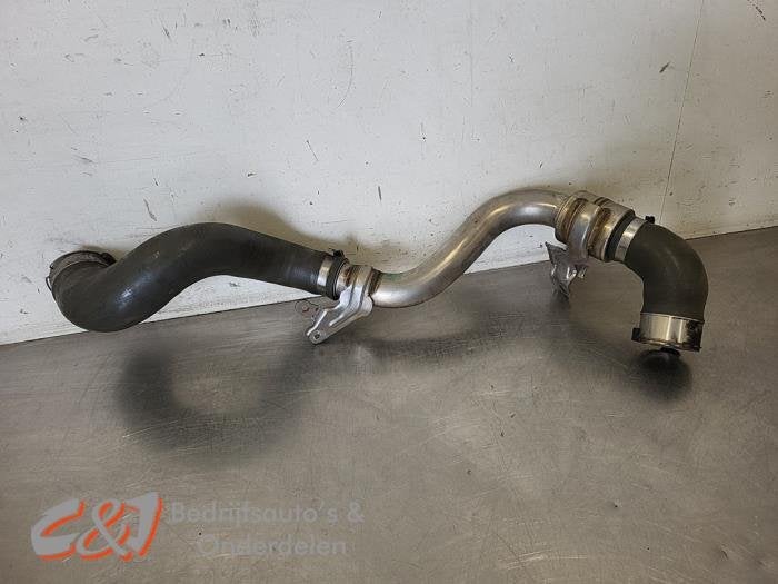 Tube intercooler d'un Opel Vivaro, Autos : Pièces & Accessoires, Climatisation & Chauffage, Opel, Utilisé, 3 mois de garantie