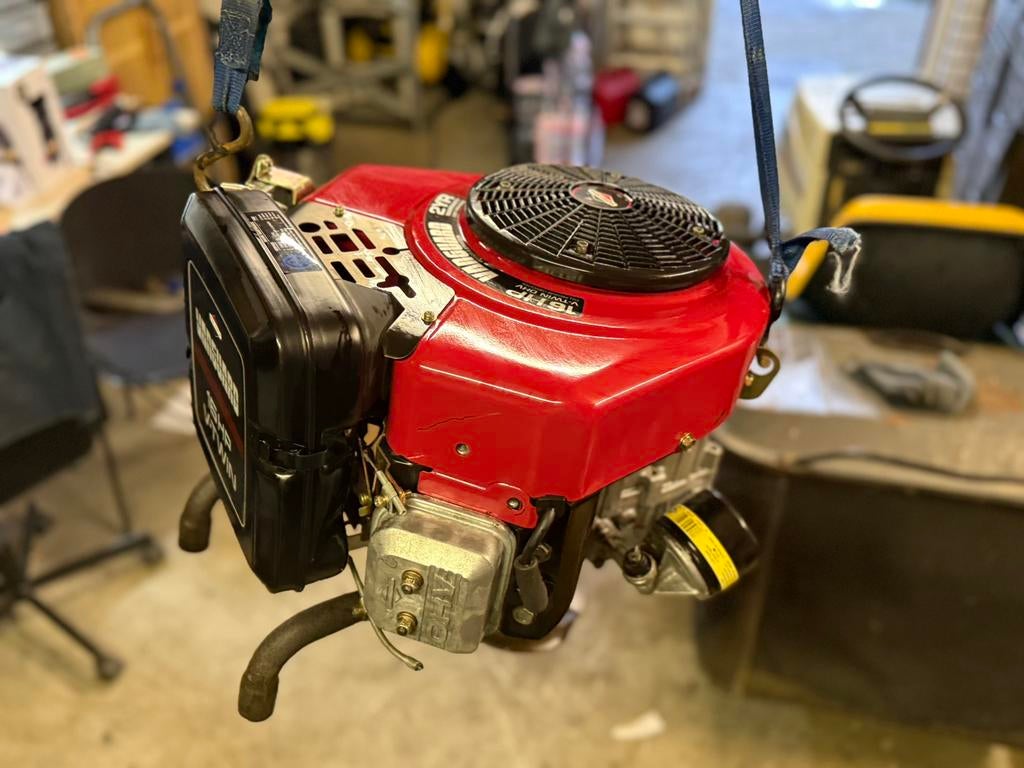 Briggs & Stratton 16HP I/C motor – 2 cilinder (V-Twin), Ophalen, Zo goed als nieuw