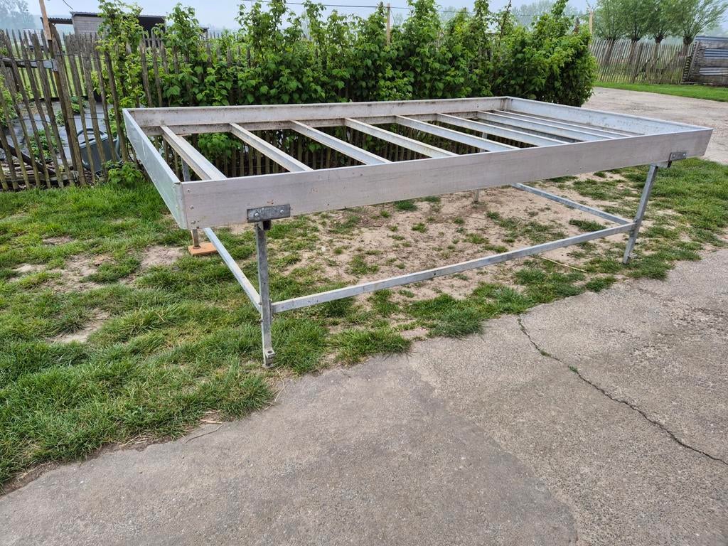 Serretafel of tuintafel, Ophalen