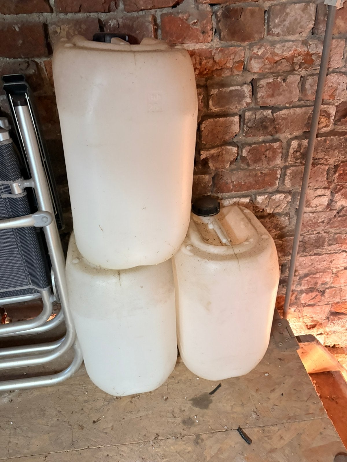 Bidons de 20l ., Enlèvement, Comme neuf