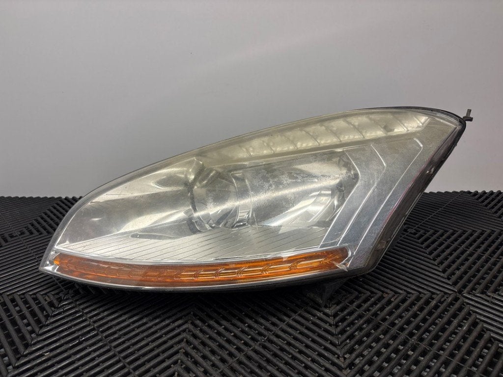 PHARE / OPTIQUE AVANT GAUCHE Citroën C4 Grand Picasso (UA), Citroën, Utilisé, Rixbecker Straße 75
59552  Lippstadt, DE, Info@forvia.com