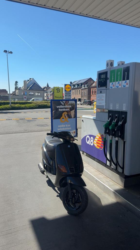 Zip type 3 a klasse nooit ingeschreven!, Fietsen en Brommers, Tweetakt, Klasse A (25 km/u), Ophalen of Verzenden, Zo goed als nieuw