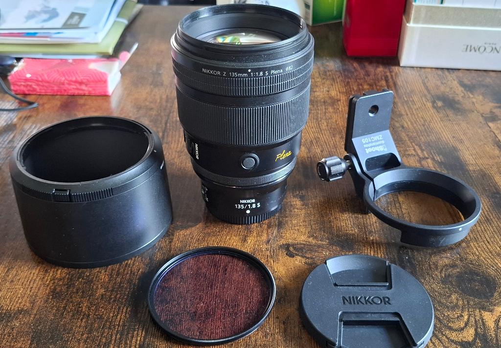 Nikkor Z 135 mm F1.8 S Plena, TV, Hi-fi & Vidéo, Photo | Lentilles & Objectifs, Enlèvement ou Envoi, Comme neuf, Téléobjectif