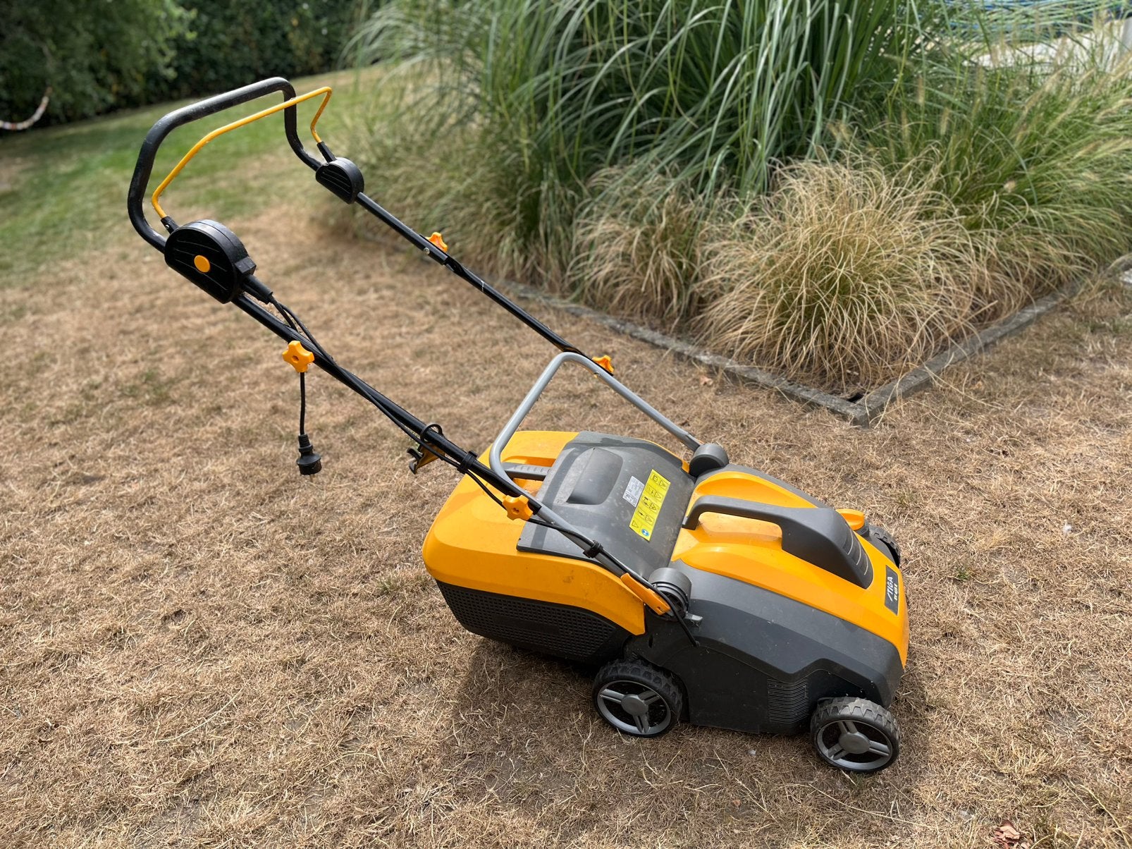 STIGA SV415E Elektrische verticuteermachine, Tuin en Terras, Grasmaaiers, Ophalen, Zo goed als nieuw