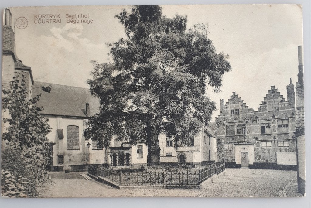 Oude Postkaart KORTRIJK Begijnhof +- 1930 Ref.E7, Ophalen of Verzenden, 1920 tot 1940, Gelopen, West-Vlaanderen
