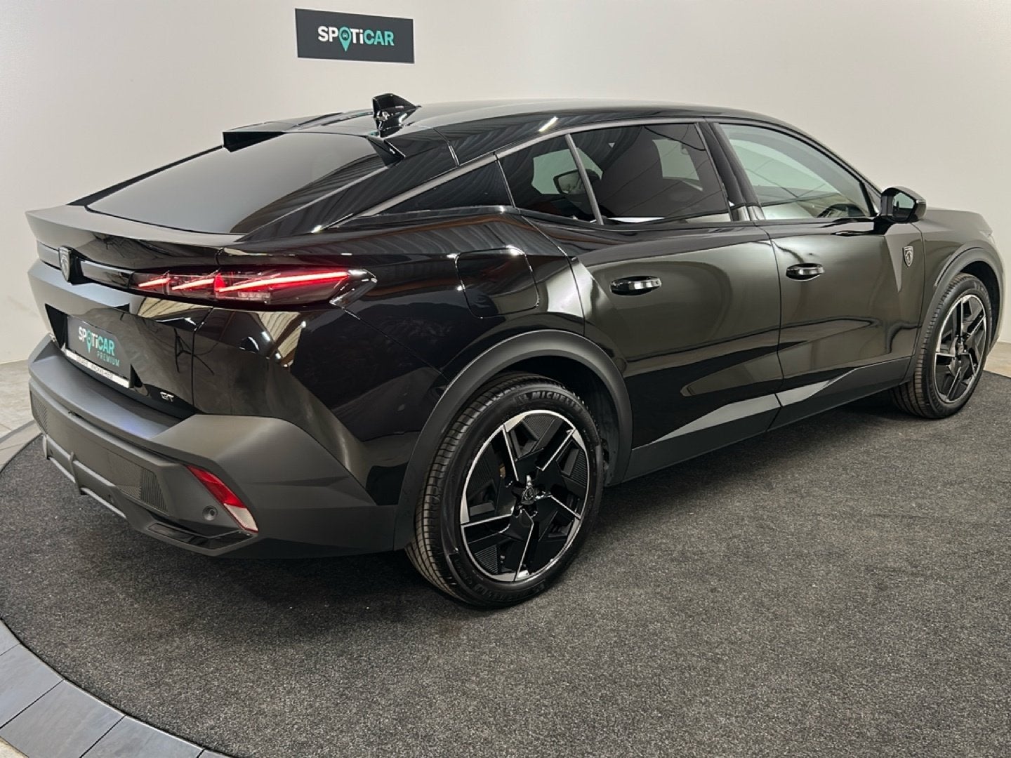 Peugeot 408 1.2 Turbo S&S GT EAT8 (bj 2024, automaat), Automaat, Gebruikt, Alcantara, Bedrijf