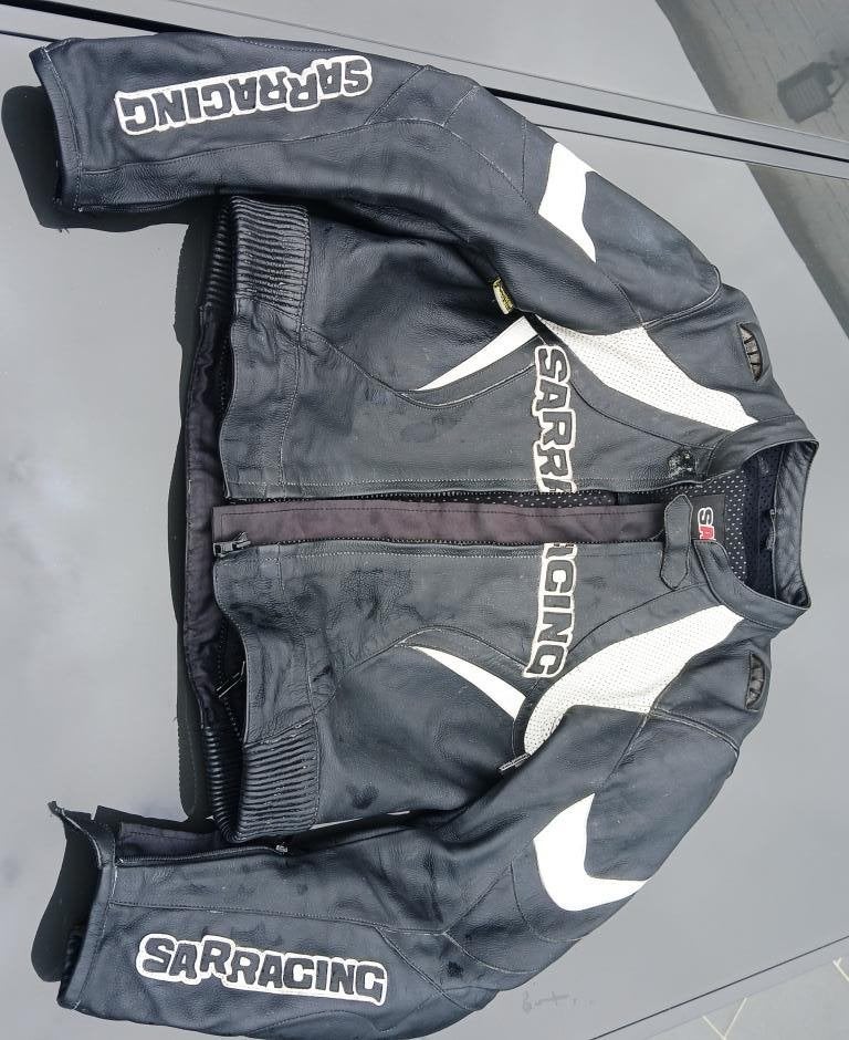 moto vetements combi cuir deux pièces SARRACING, Motos, Seconde main, Enlèvement, Combinaison, Hommes