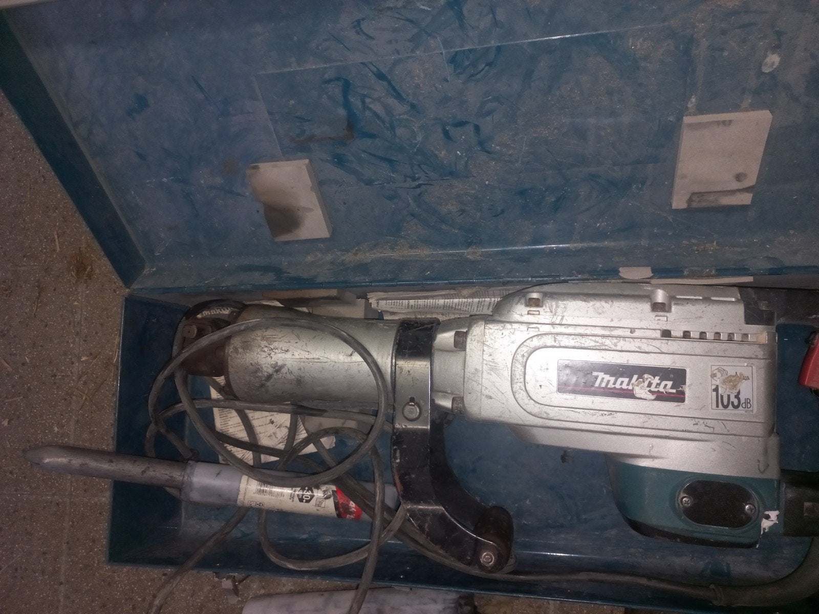 Makita HM1304, Ophalen