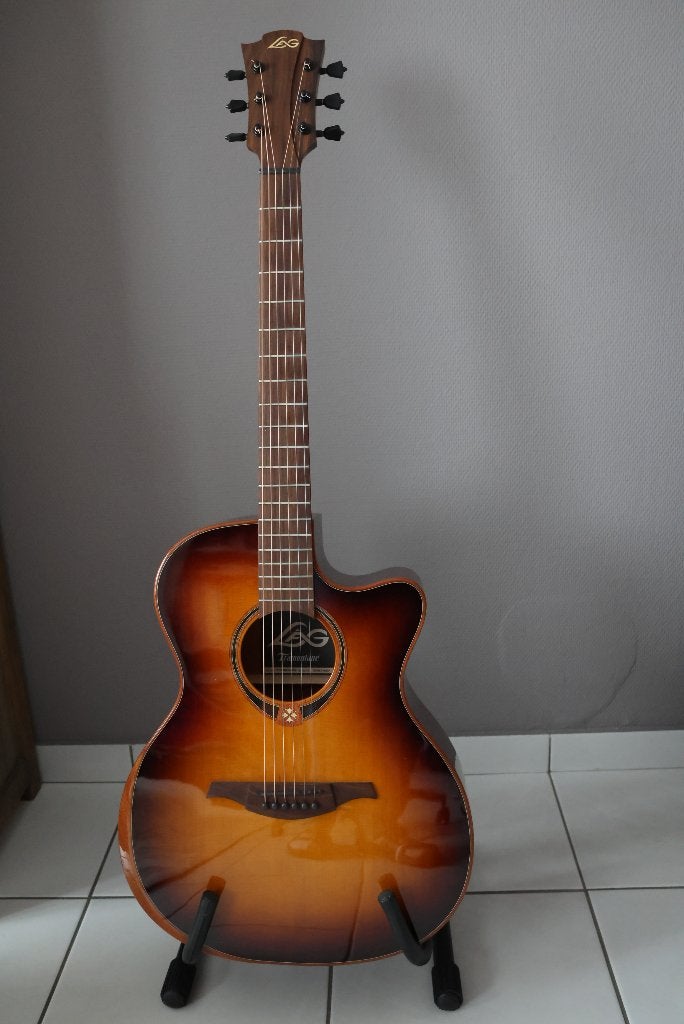 LAG Tramontane, Muziek en Instrumenten, Snaarinstrumenten | Gitaren | Akoestisch, Ophalen, Zo goed als nieuw, Western- of Steelstringgitaar