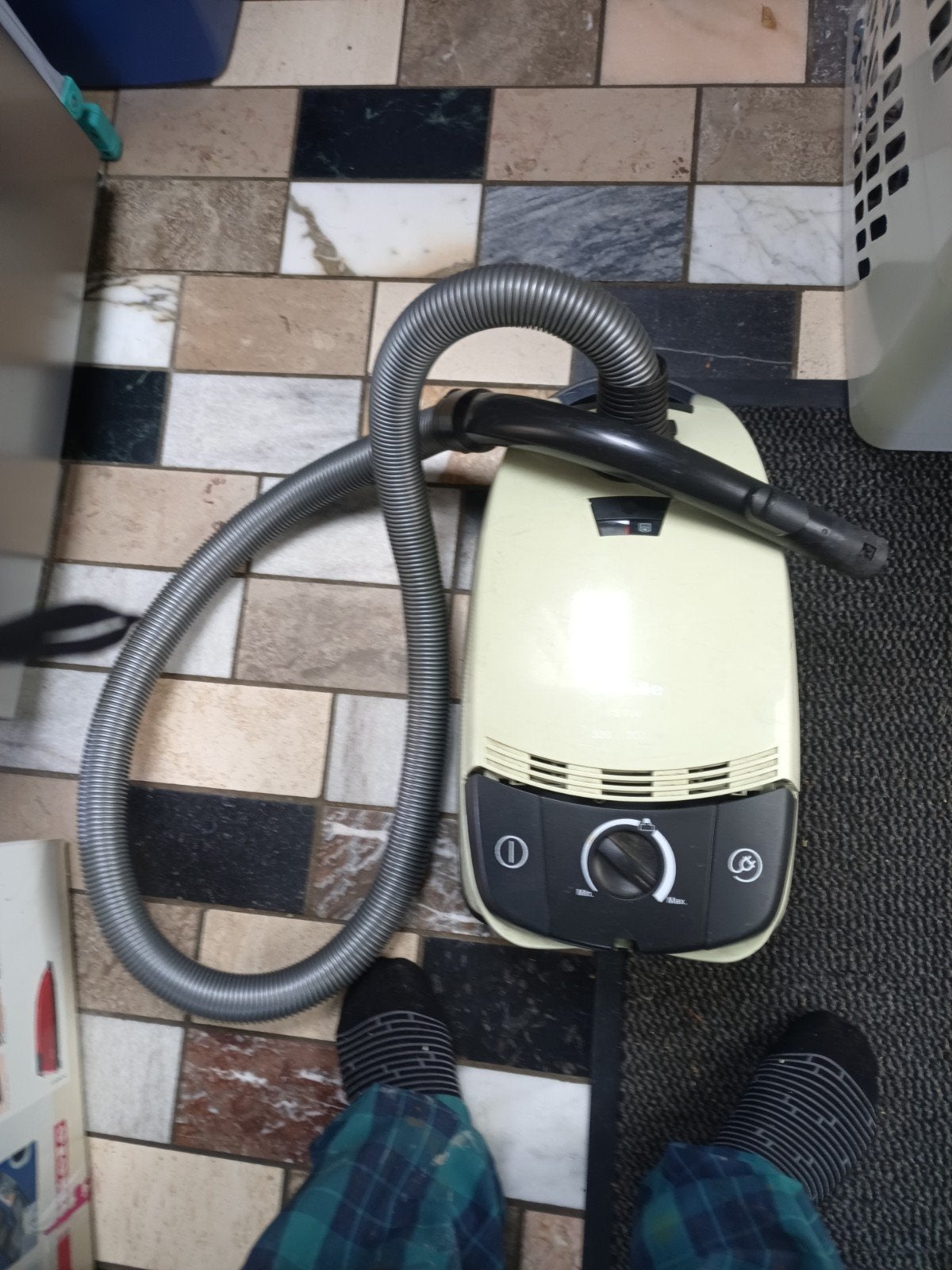 Miele stofzuiger wegens overlijden, Elektronische apparatuur, Stofzuigers, Ophalen, Stofzak, 2000 watt of meer, Miele