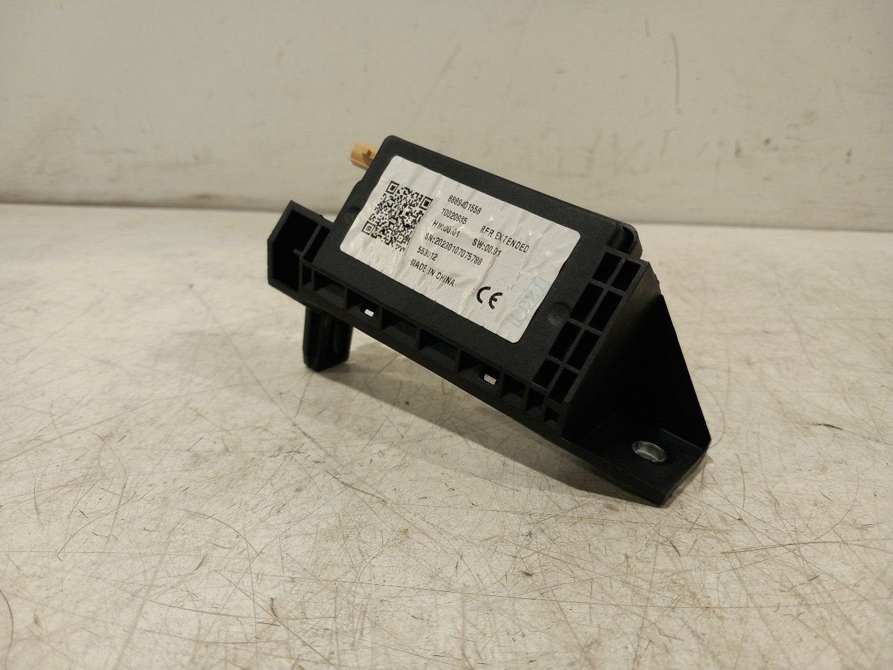 Antenne versterker Lynk & Co 01, Ophalen of Verzenden, Van der Ven Autorecycling B.V., Onderdelen@venauto.nl, Ettenseweg 76, 4706 PB Roosendaal, The Netherlands