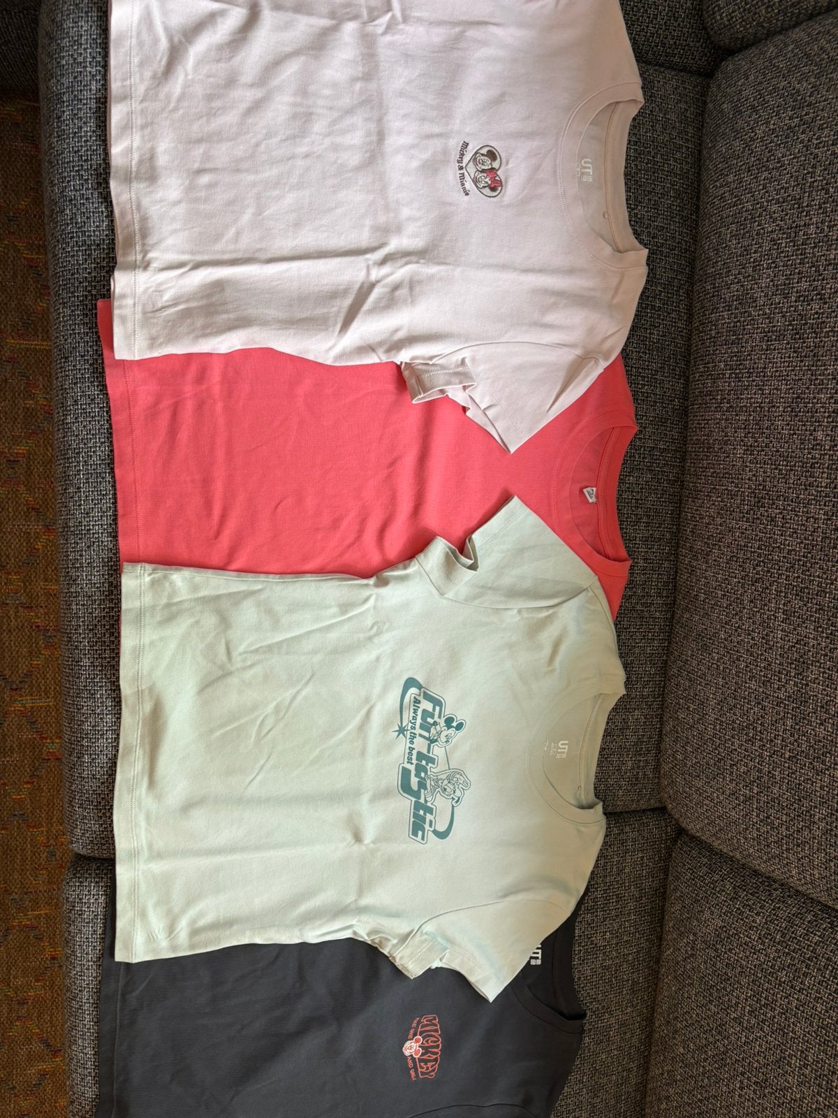 Lot de tshirt Uniqlo, Enlèvement ou Envoi, Comme neuf
