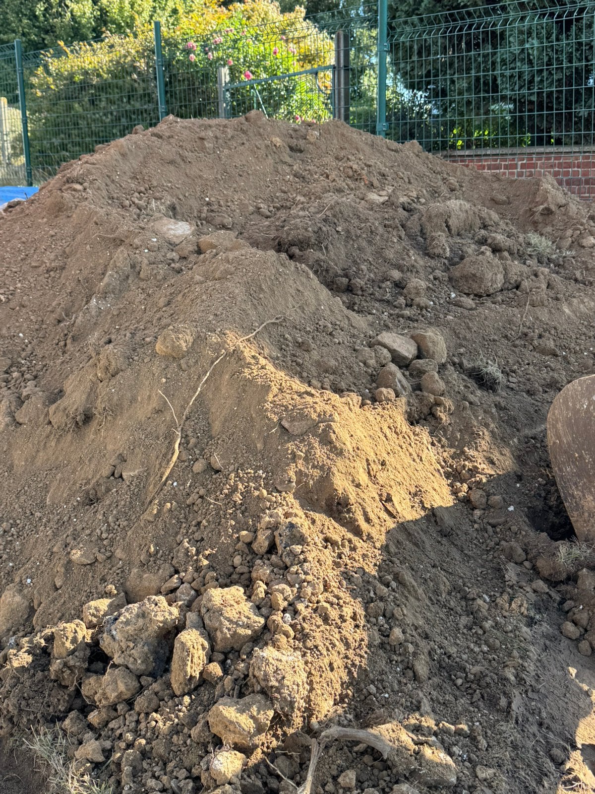 Terre a donné, Enlèvement, Terre pour jardin