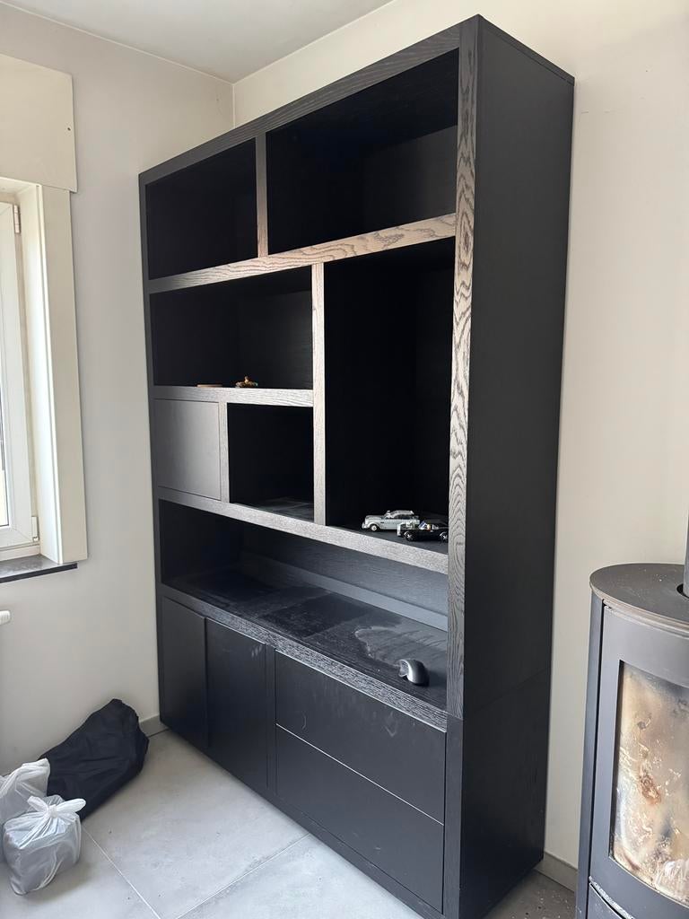 Zwarte Kast, Ophalen, Zo goed als nieuw