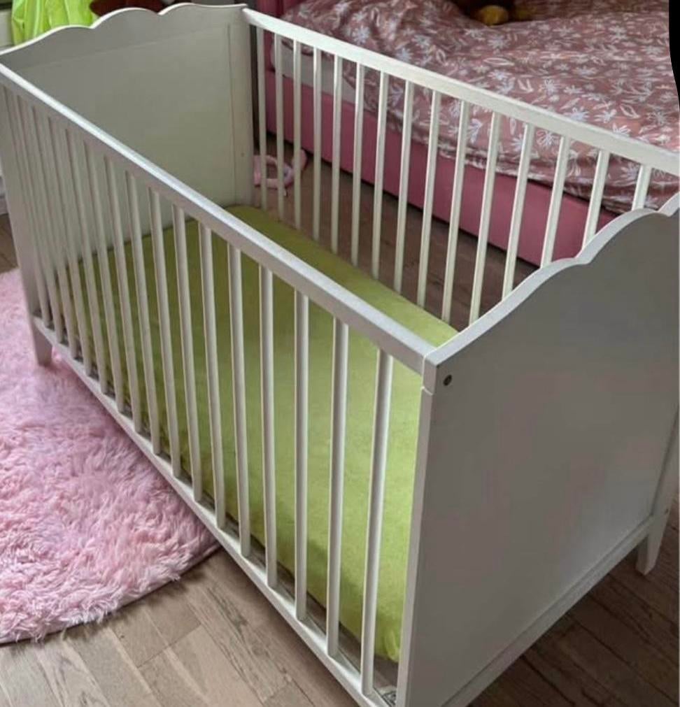 Babybed met matras, Kinderen en Baby's, Babywiegjes en Ledikanten, Ophalen, Gebruikt