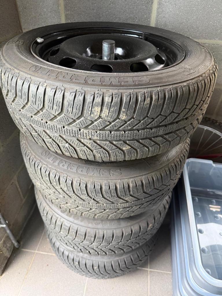 Kit de 4 roues d'hiver 15" Audi VW Seat Skoda en bon état, Autos : Pièces & Accessoires, Enlèvement, Pneu(s)
